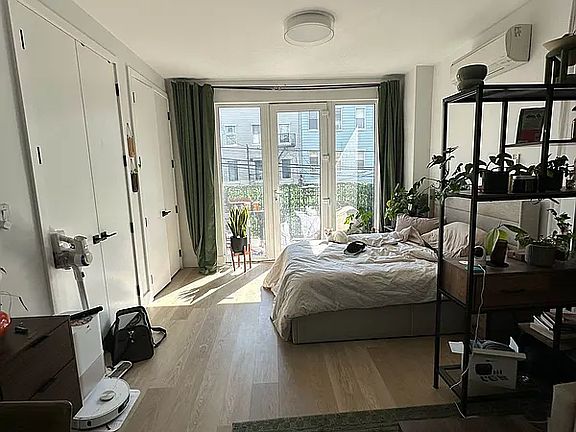 2nd image of 141 Frost St #2A
