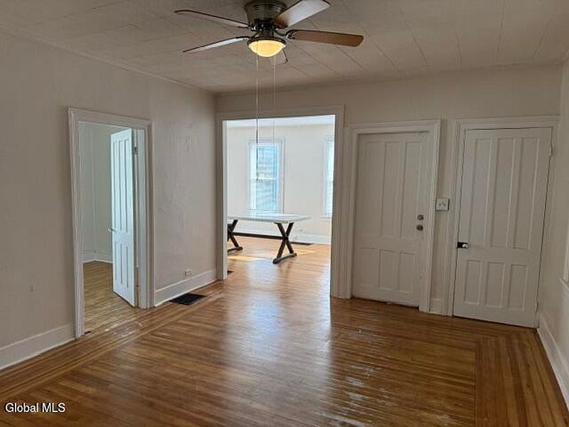 5th image of 749 5th Avenue
