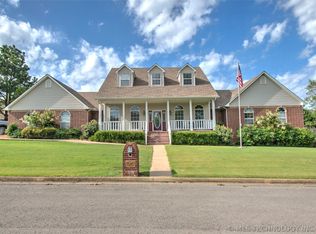 610 Sterling Hills Dr, Fort Gibson, OK 74434