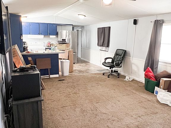 5th image of 3091 Main St