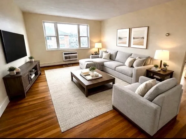 20 Whitman Rd APT 2-1, Waltham, MA 02453