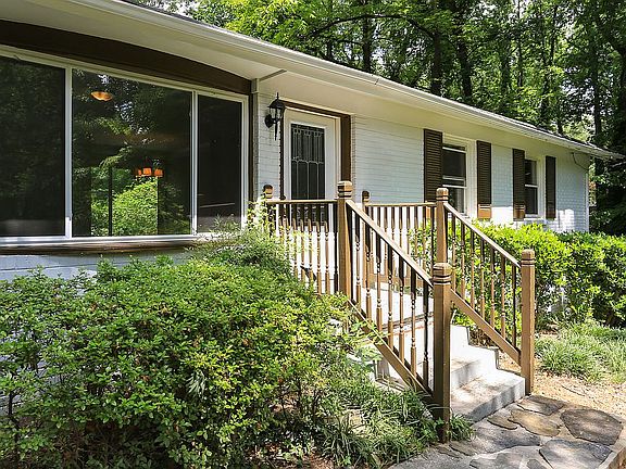 3rd image of 2270 Beech Valley Dr SE