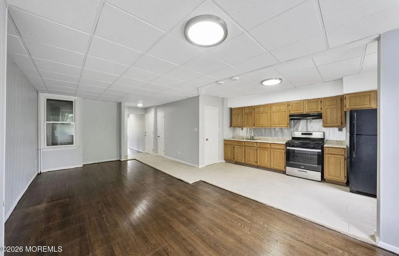 3 bed, 1100 sqft, $2,650 — Photo 4