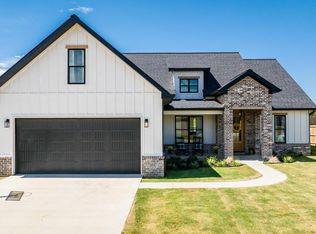26 River Cliff Dr, Mayflower, AR 72106