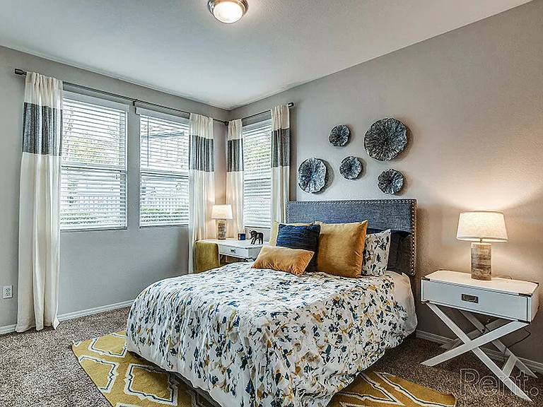 Fleetwood Apartments — Photo 8