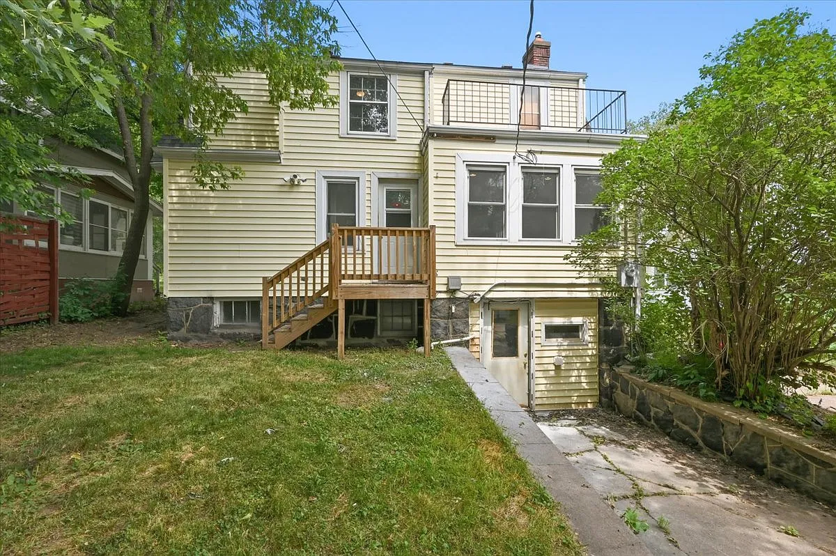 3 bed, 2.0 bath, 1844 sqft, $2,250 — Photo 3