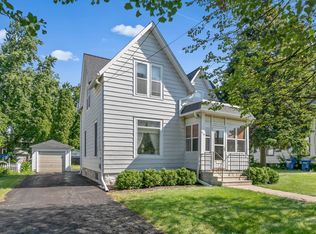 915 State St, Dekalb, IL 60115