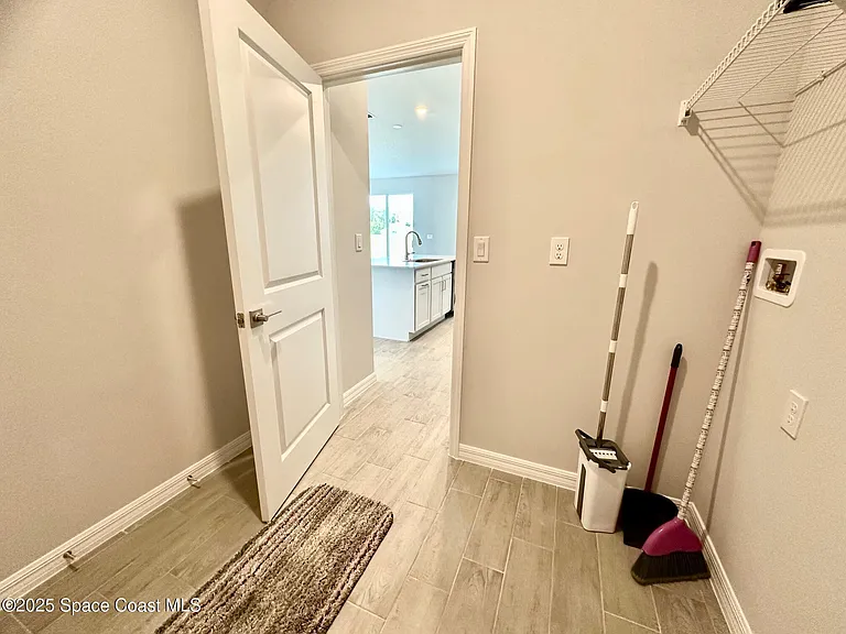 1326 Seeley Cir NW — Photo 27