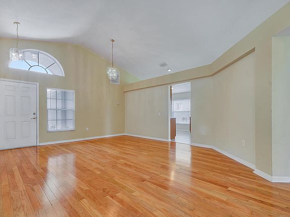 3rd image of 25812 Bloomsbury Ct