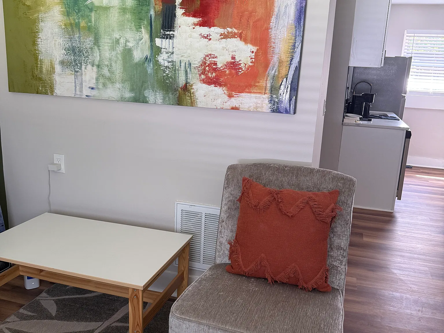 2 bed, 1000 sqft, $2,200 — Photo 3