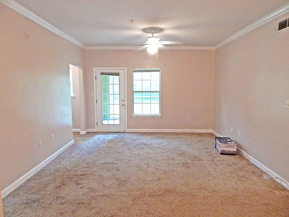 4th image of 2102 Walden Park Dr