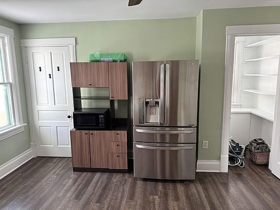4th image of 340 N Wright St