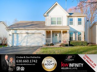 2028 Schumacher Dr, Naperville, IL