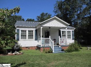 104 Douglas St, Laurens, SC 29360