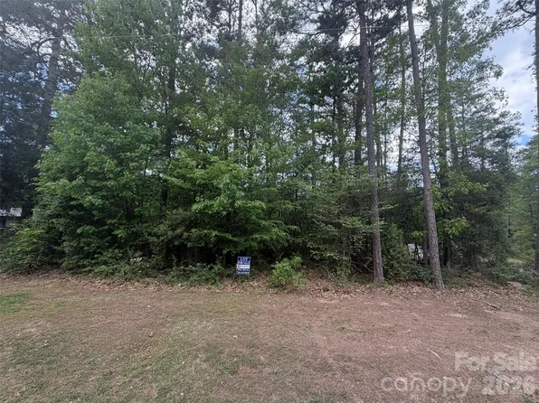 105 Hillcrest Rd, New London, NC 28127