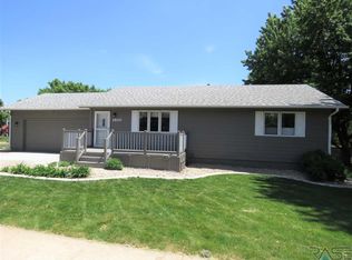 3600 S Palisade Ln, Sioux Falls, SD 57106