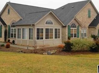 824B Wynnshire Dr UNIT B, Hickory, NC 28601