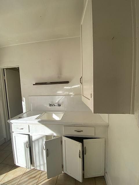 2nd image of 1622 S Centre St #1/2