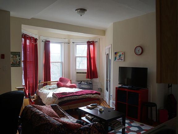 4th image of 4430 Pine St Unit 2R