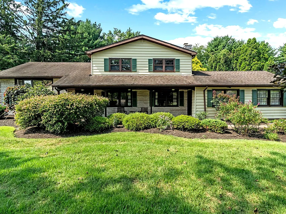 23 Jonathan Way