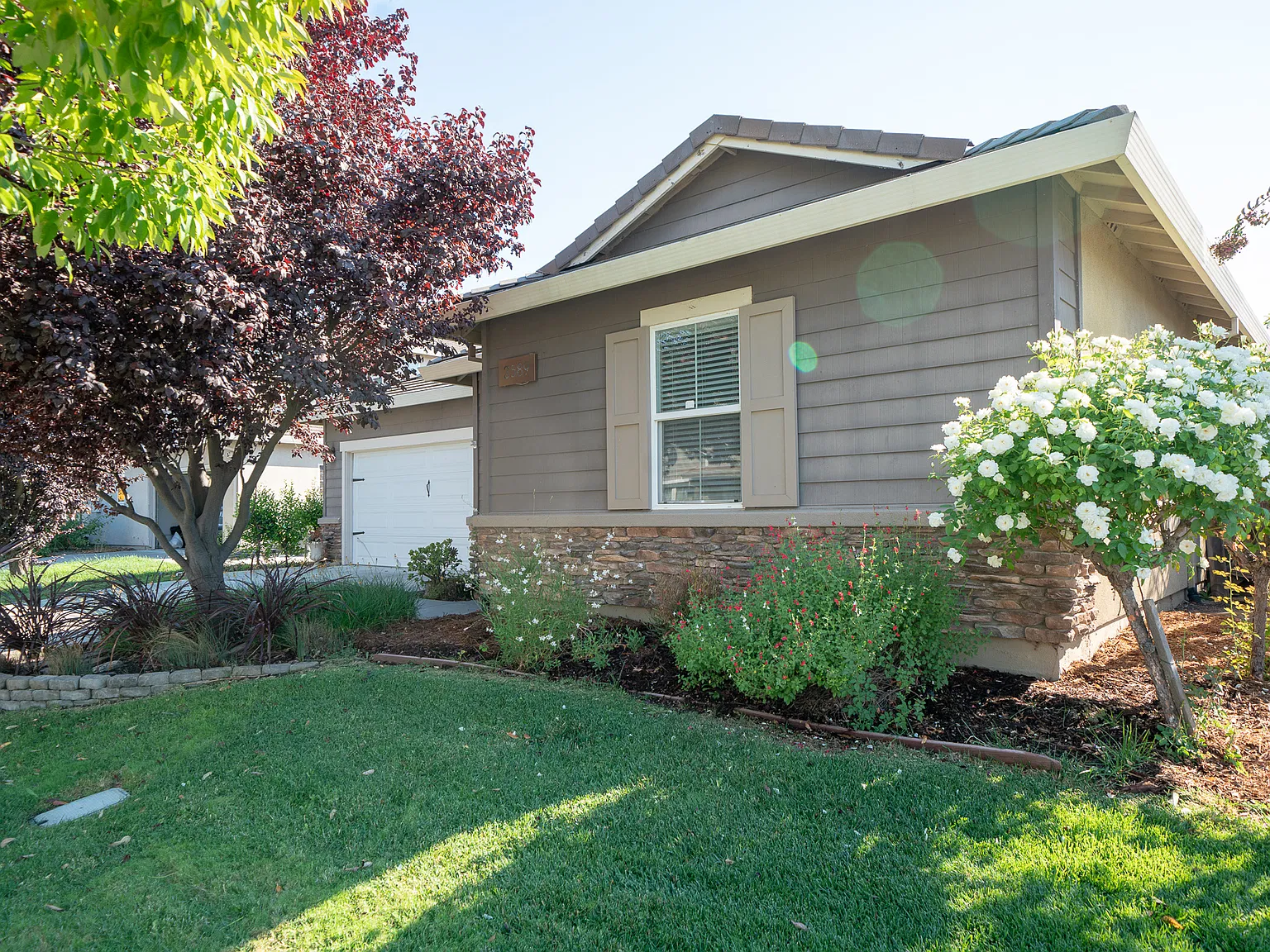 3 bed, 2253 sqft, $2,875 — Photo 2