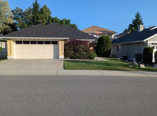 3990 Gallaghers Cir, Kelowna, BC V1W 3Z9