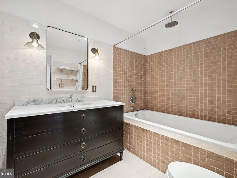 105 S 12th St #500 — Photo 14