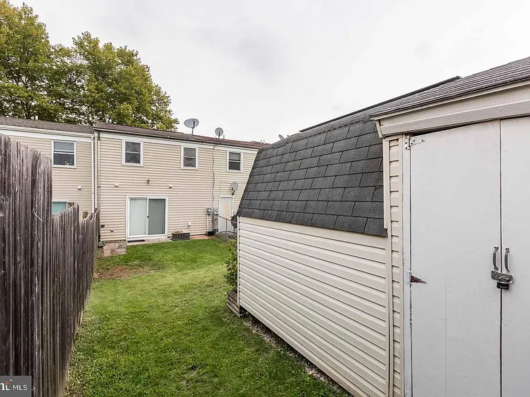 453 Berry Ct — Photo 19
