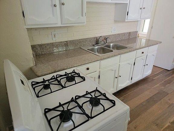 2nd image of 5632 Lydia Ave