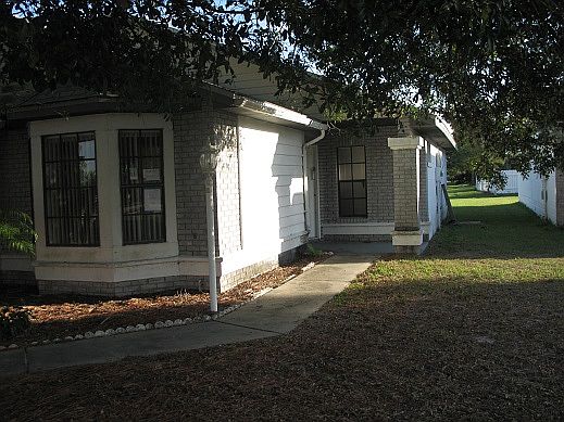 4th image of 225 Gemwood Ct
