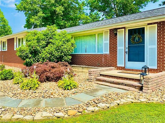2nd image of 1732 Deerwood Cir SE