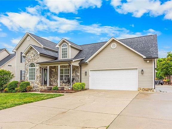 3rd image of 203 Naola Ct
