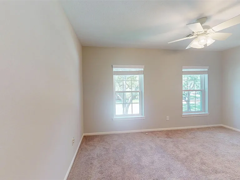23027 Lodgepoint Dr — Photo 20