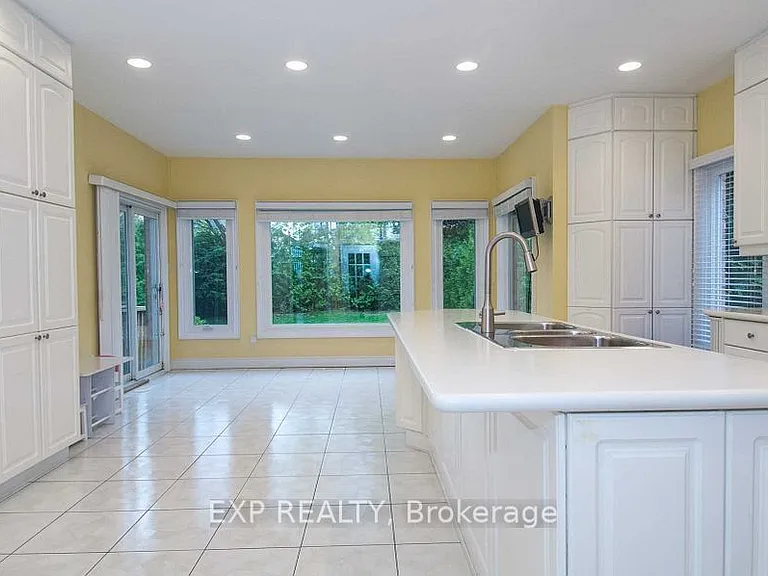 220 Viewmount Ave — Photo 12