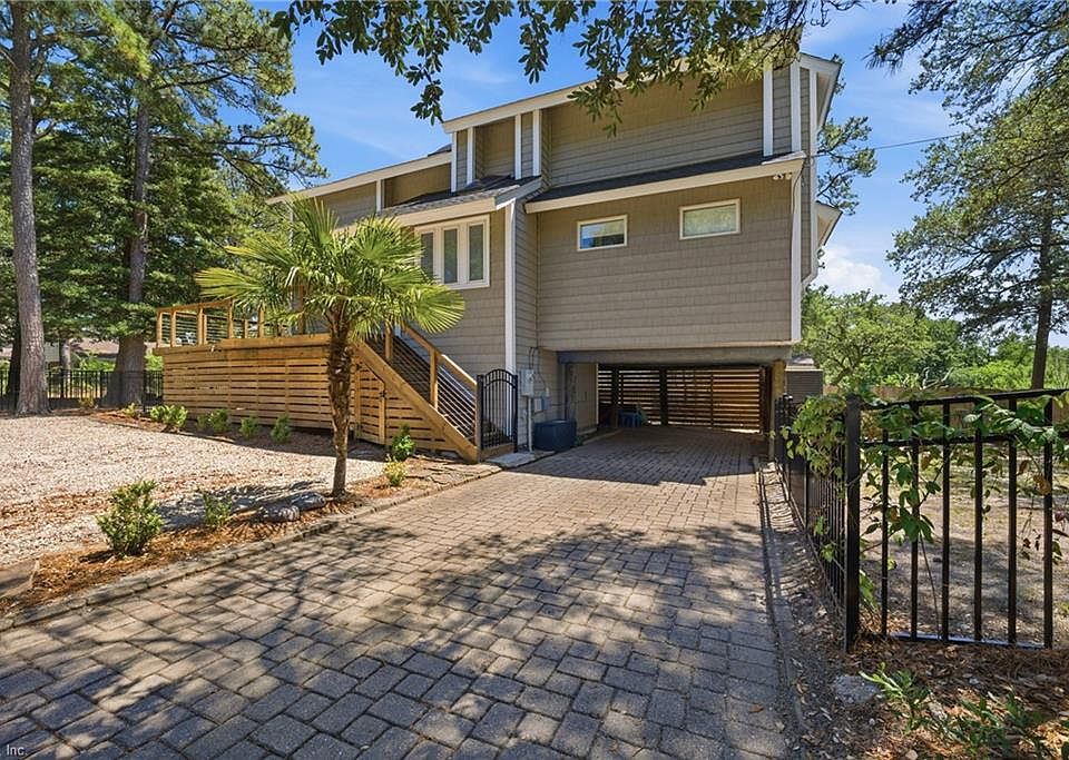 1st image of 2709 Poinciana Dr