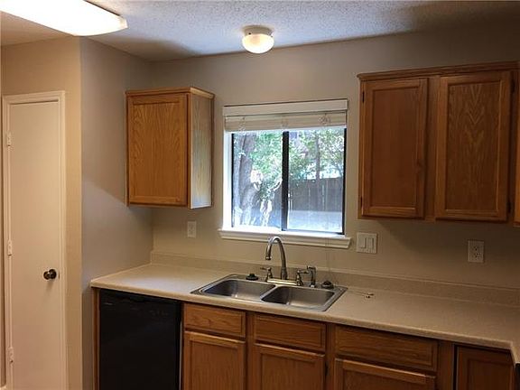 2nd image of 1538 Waterford Dr
