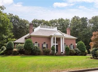 190 Lynn Cir, East Greenwich, RI 02818