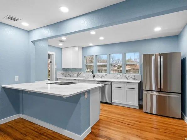 802 Weizmann St, San Antonio, TX 78213