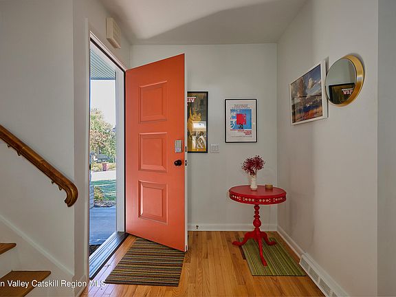 2nd image of 6 Janis Street