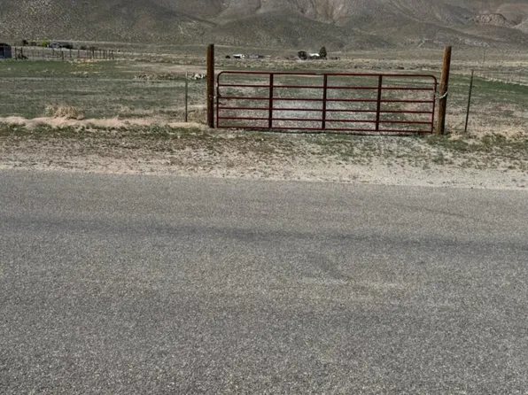 31 Locust Dr, Yerington, NV 89447