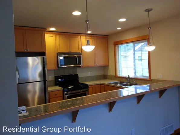 9222A Stone Ave N, Seattle, WA 98103