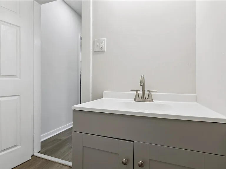 1307 Holly Ave — Photo 7