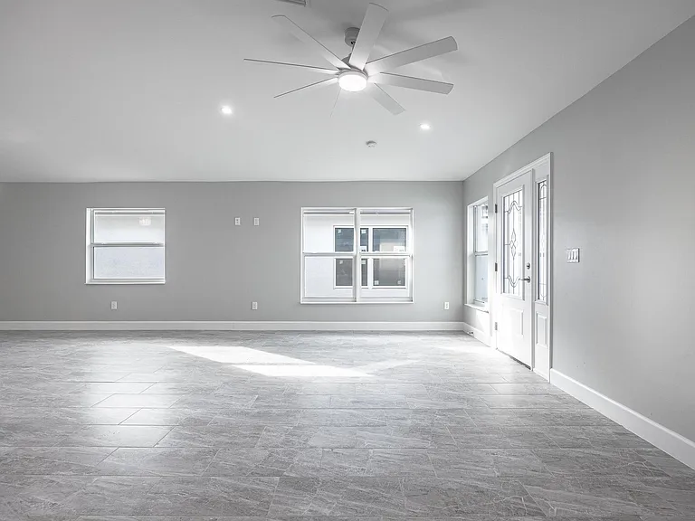 184 Broward Ave — Photo 9