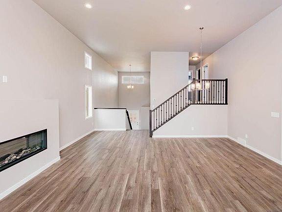 5th image of 2626 36th Ave S