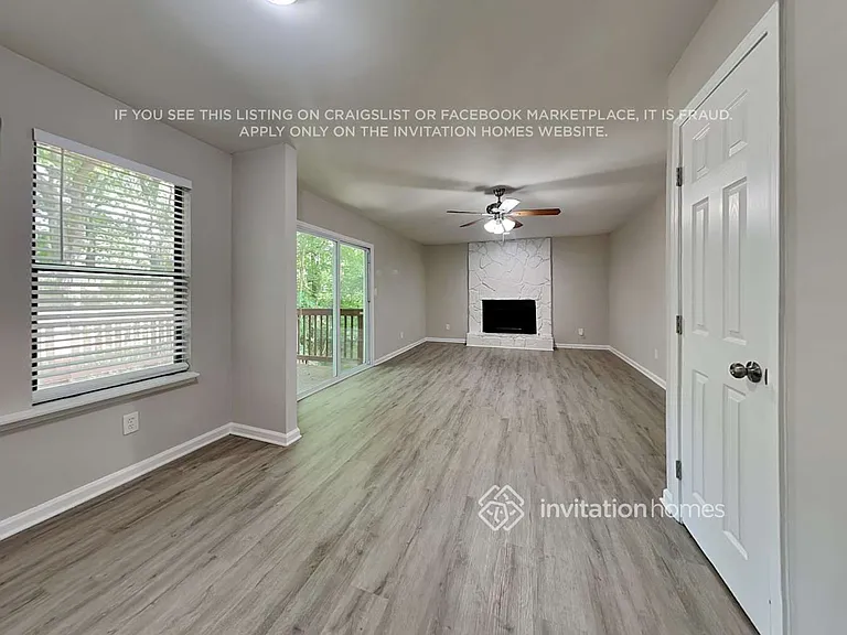 2505 Desiree Way — Photo 9