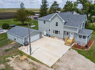 17469 N 300 East Rd, Flanagan, IL 61740