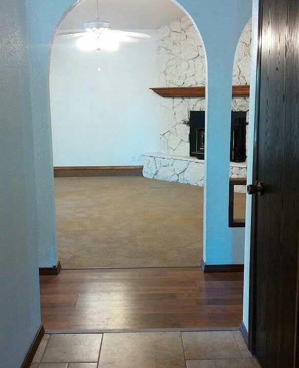 1st image of 104 Dennis Pl