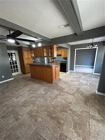 112 Yorkshire Dr — Photo 5