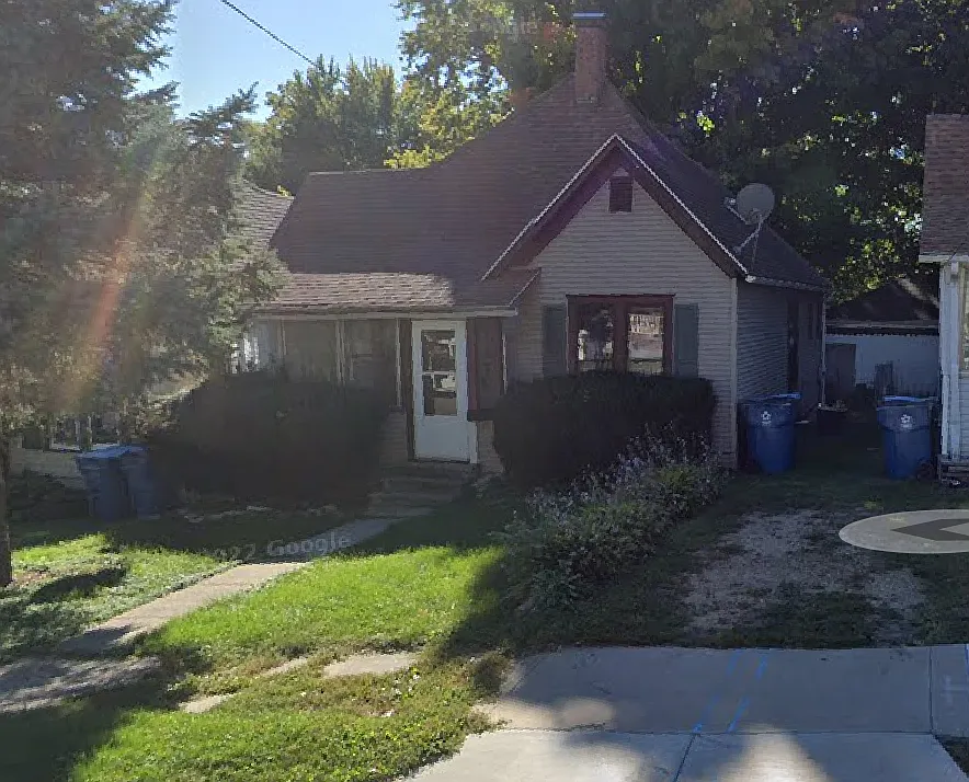 621 N Dixon Ave