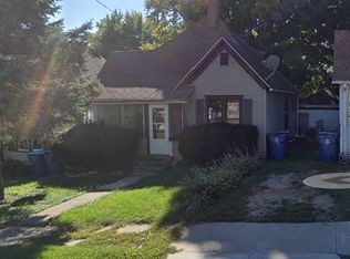 621 N Dixon Ave, Dixon, IL 61021